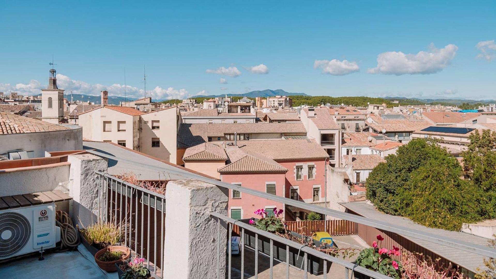 Romantic Duplex With Terrace And Great Views Girona Bilik gambar